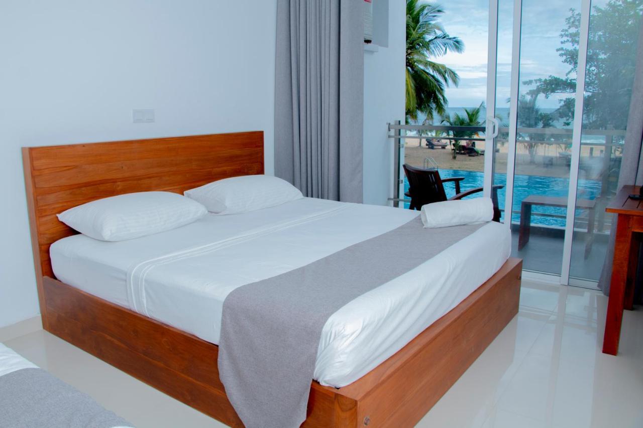 Marakolliya Beach Resort Тангалла Экстерьер фото