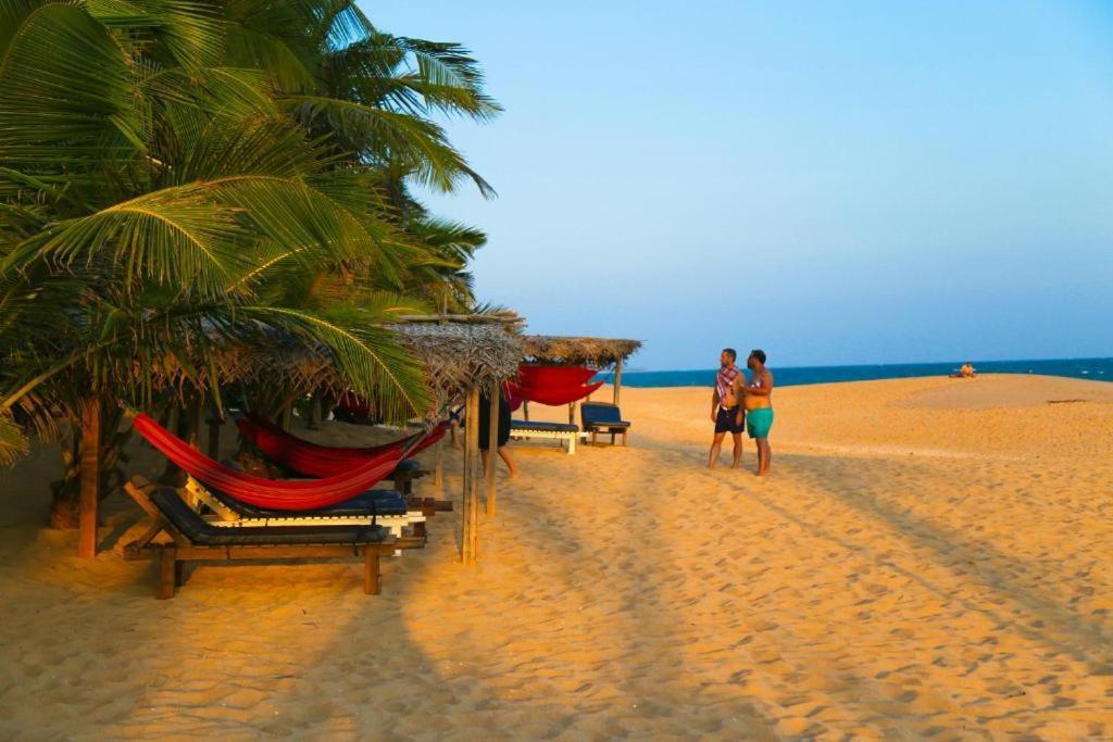 Marakolliya Beach Resort Тангалла Экстерьер фото